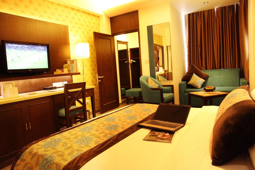 Country Inn & Suites Haridwar Exterior photo